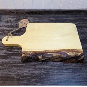 Live Edge Acacia Wood Charcuterie/Cutting/Cheese Board Made in Thailand NWT
